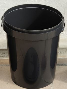 Large bucket with handle
