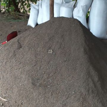 Testing the moisture - mixture stays in shape